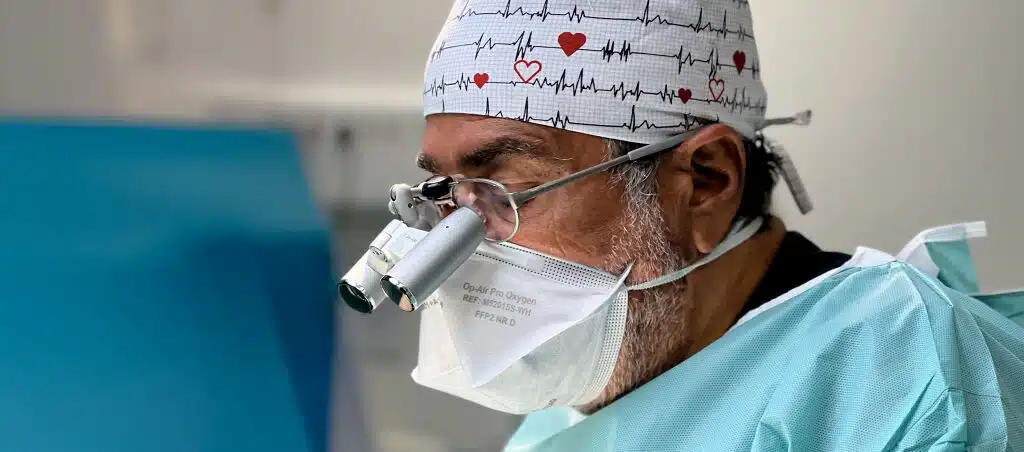 Blépharoplastie et Micro-Injections : La Combinaison Idéale pour un Regard Naturel en 2026 – Docteur Bernard Hayot blepharoplastie combinee Paris – Docteur Bernard Hayot